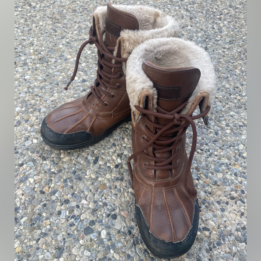UGG Adirondack boots - size 5